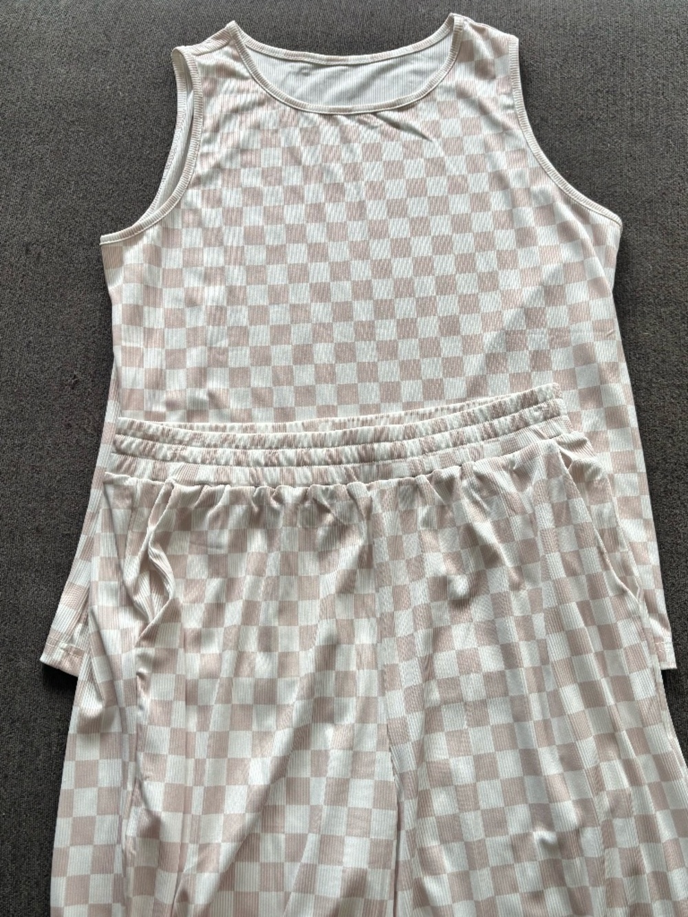 Women’s White Checkered Lounge Set Size Medium Two-Piece Sleeveless Top